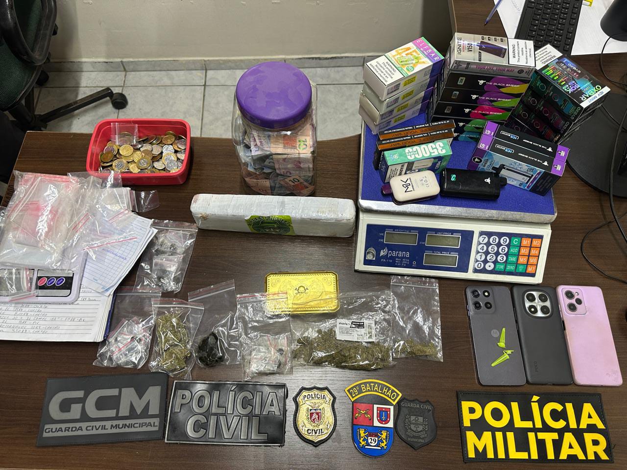 PCPR, PMPR e GCM prendem duas pessoas por tráfico de drogas em Campina Grande do Sul