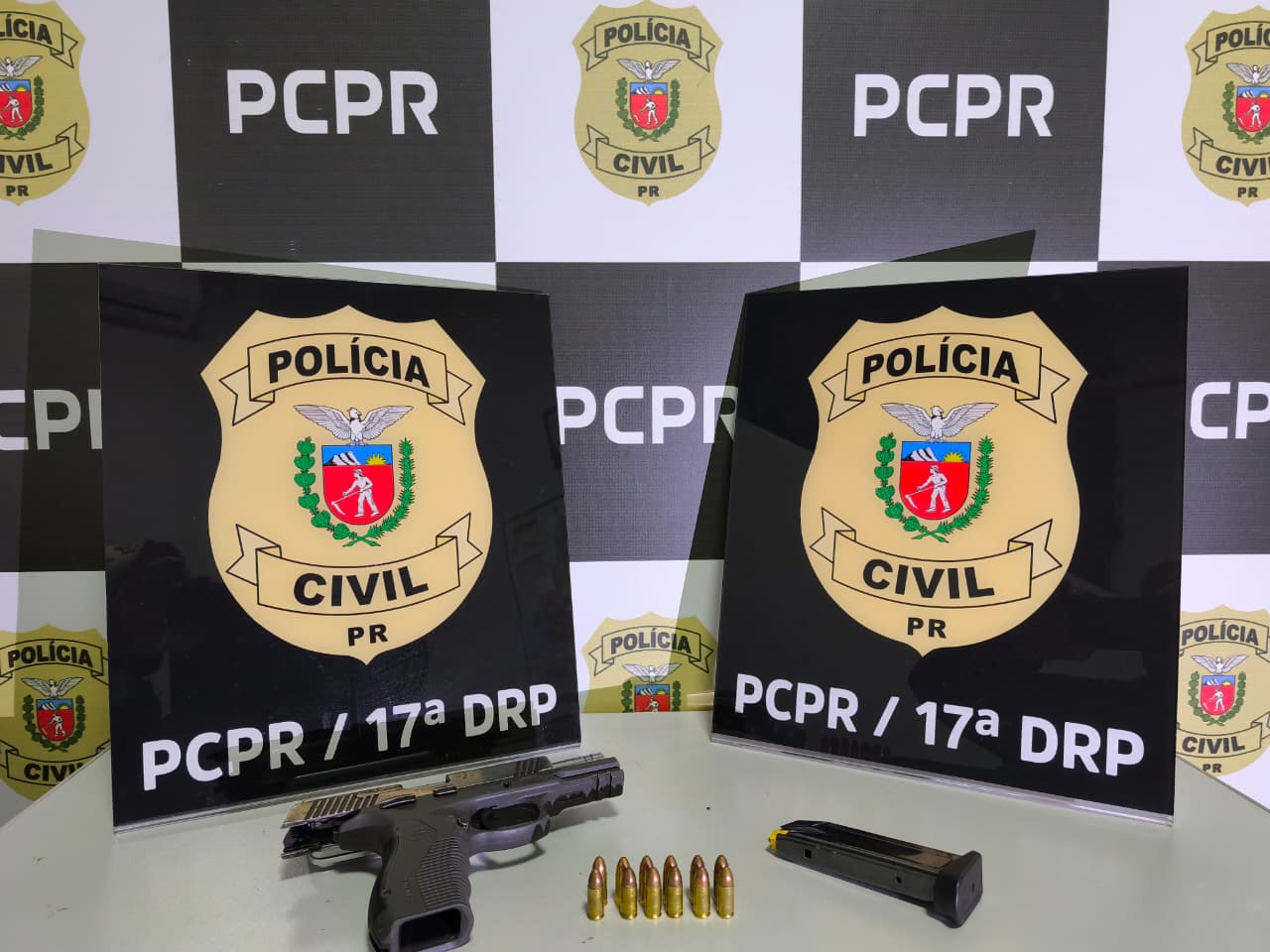 PCPR prende dois homens e apreende arma de fogo em Cruzeiro do Oeste