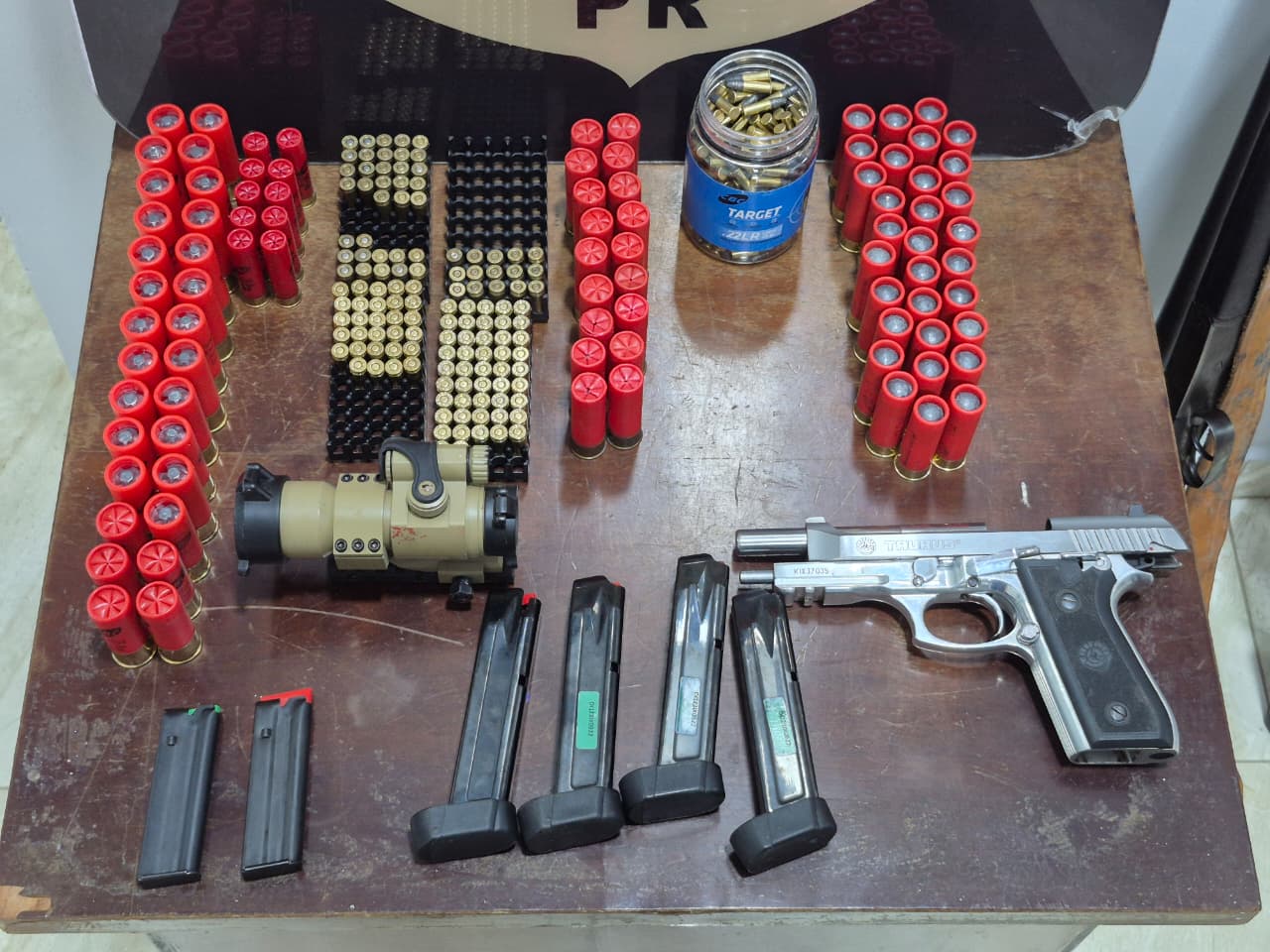 PCPR prende seis pessoas e apreende arsenal durante operação contra comércio ilegal de armas