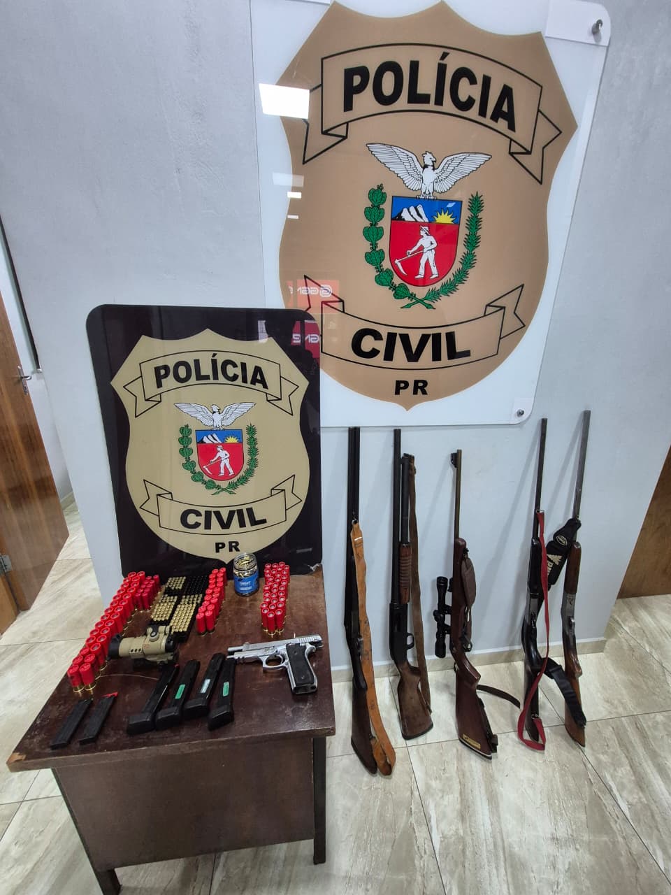 PCPR prende seis pessoas e apreende arsenal durante operação contra comércio ilegal de armas