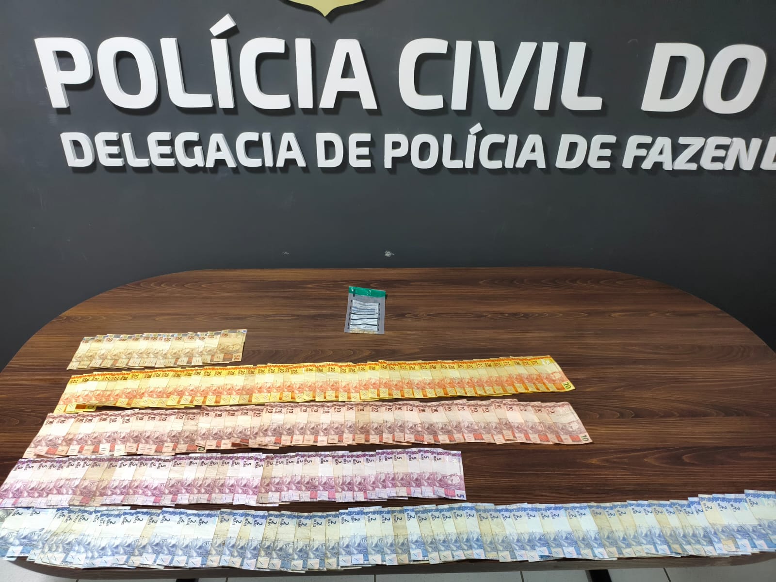 PCPR prende três pessoas por tráfico de drogas em Fazenda Rio Grande