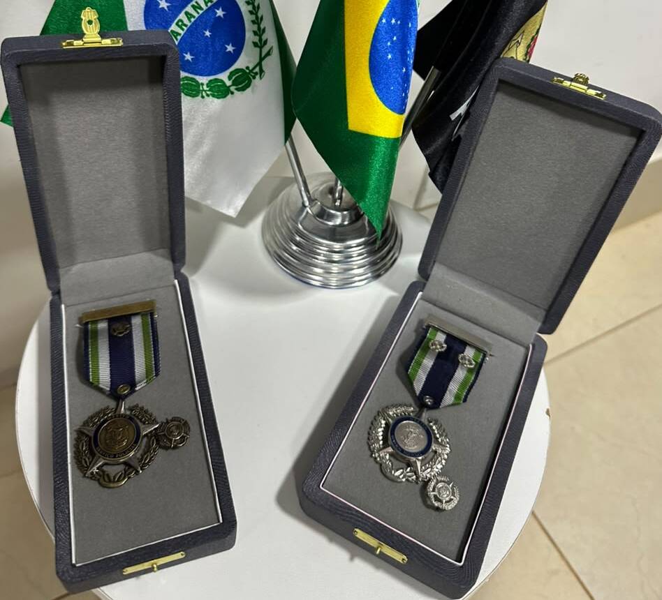 PCPR homenageia policiais civis com entrega de Medalhas de Serviço Policial em Campo Mourão