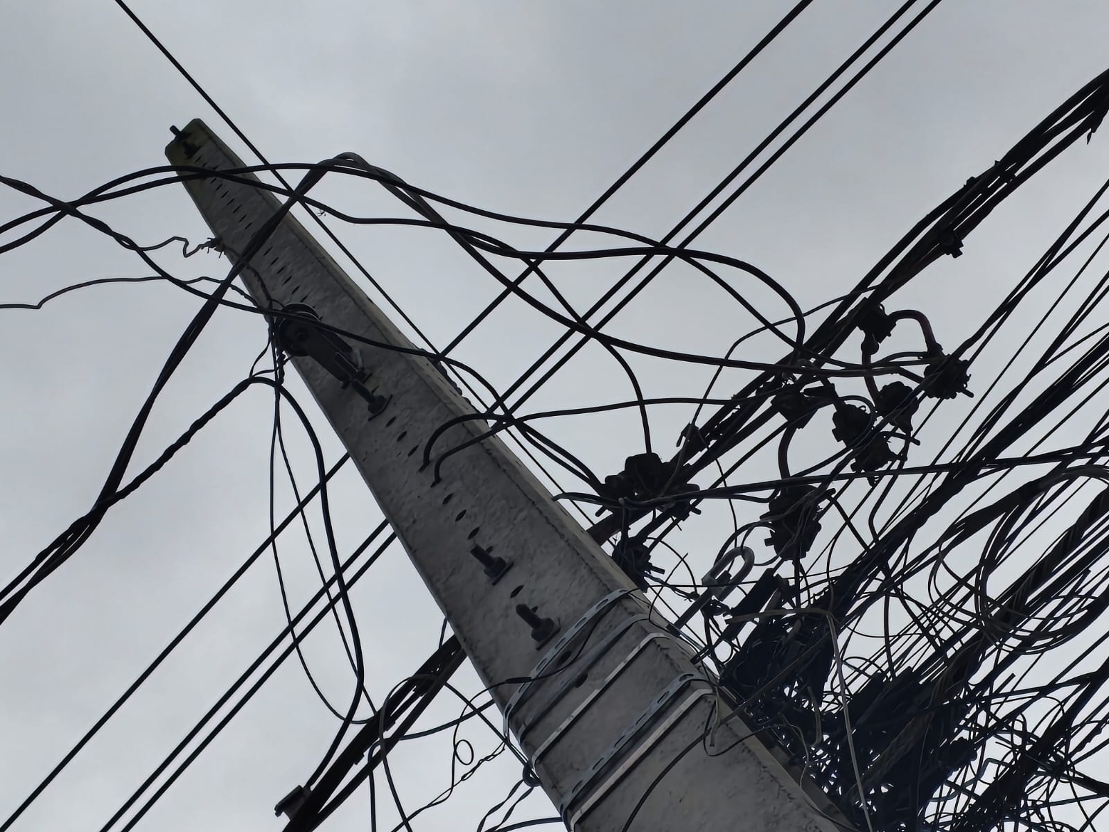 PCPR prende dois homens em flagrante por furto de energia e posse irregular de arma de fogo