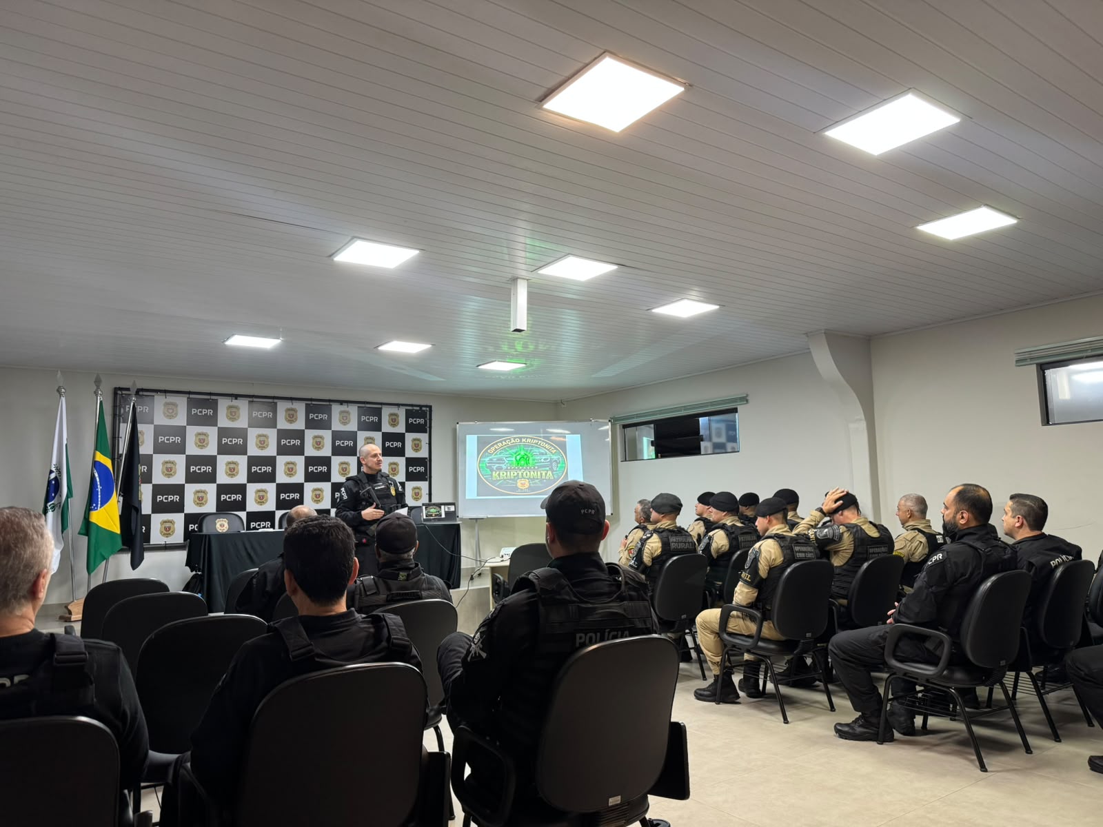 Ação integrada prende seis pessoas e apreende dois adolescentes em operação contra furtos de caminhonetes no Noroeste