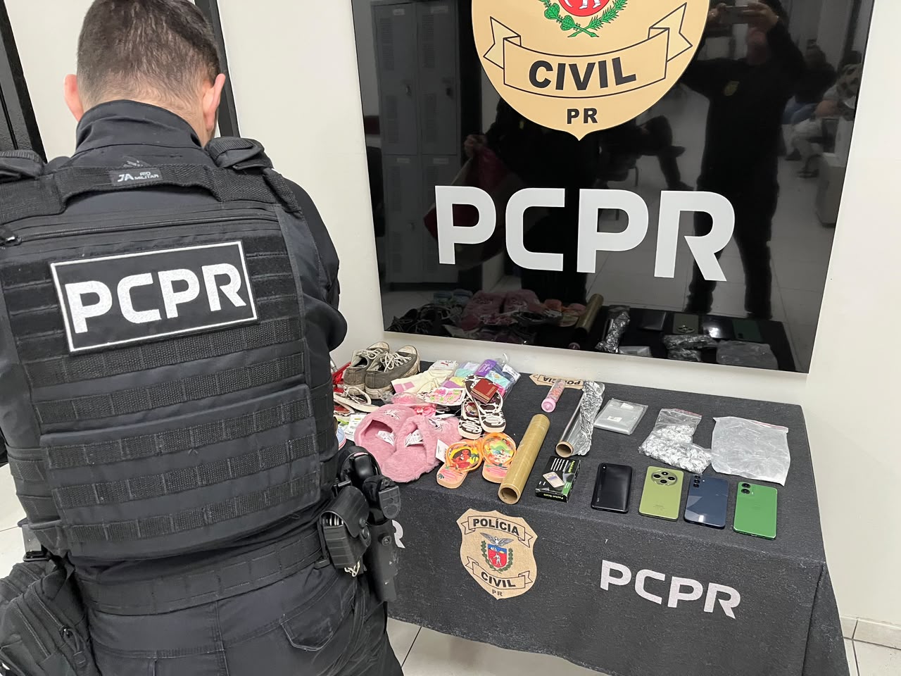 PCPR prende quatro pessoas em operação contra suspeitas por sete furtos a farmácias em um único dia