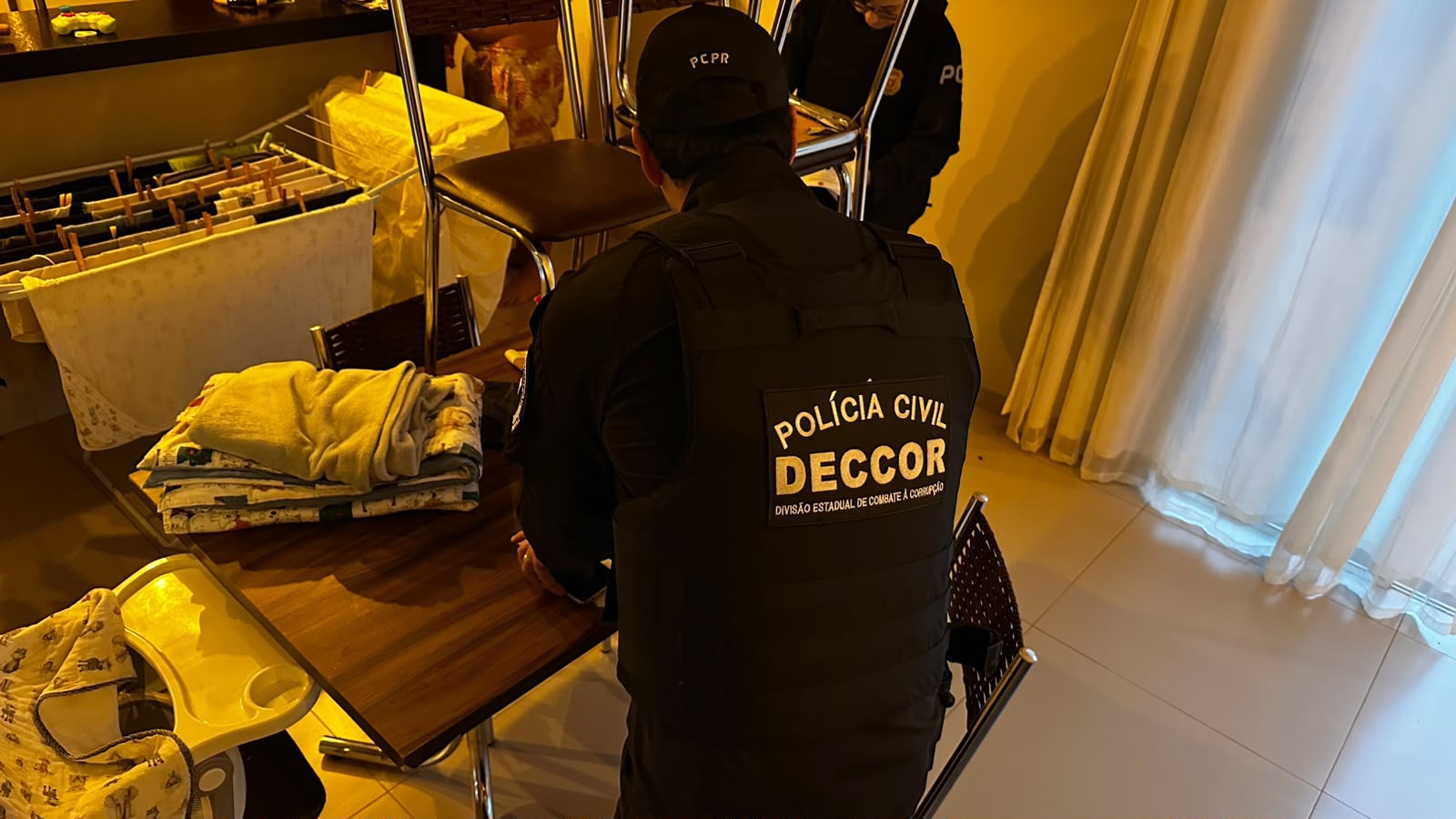 PCPR cumpre mandados contra suspeitos por uso indevido de maquinário público e cobranças paralelas em Terra Rica