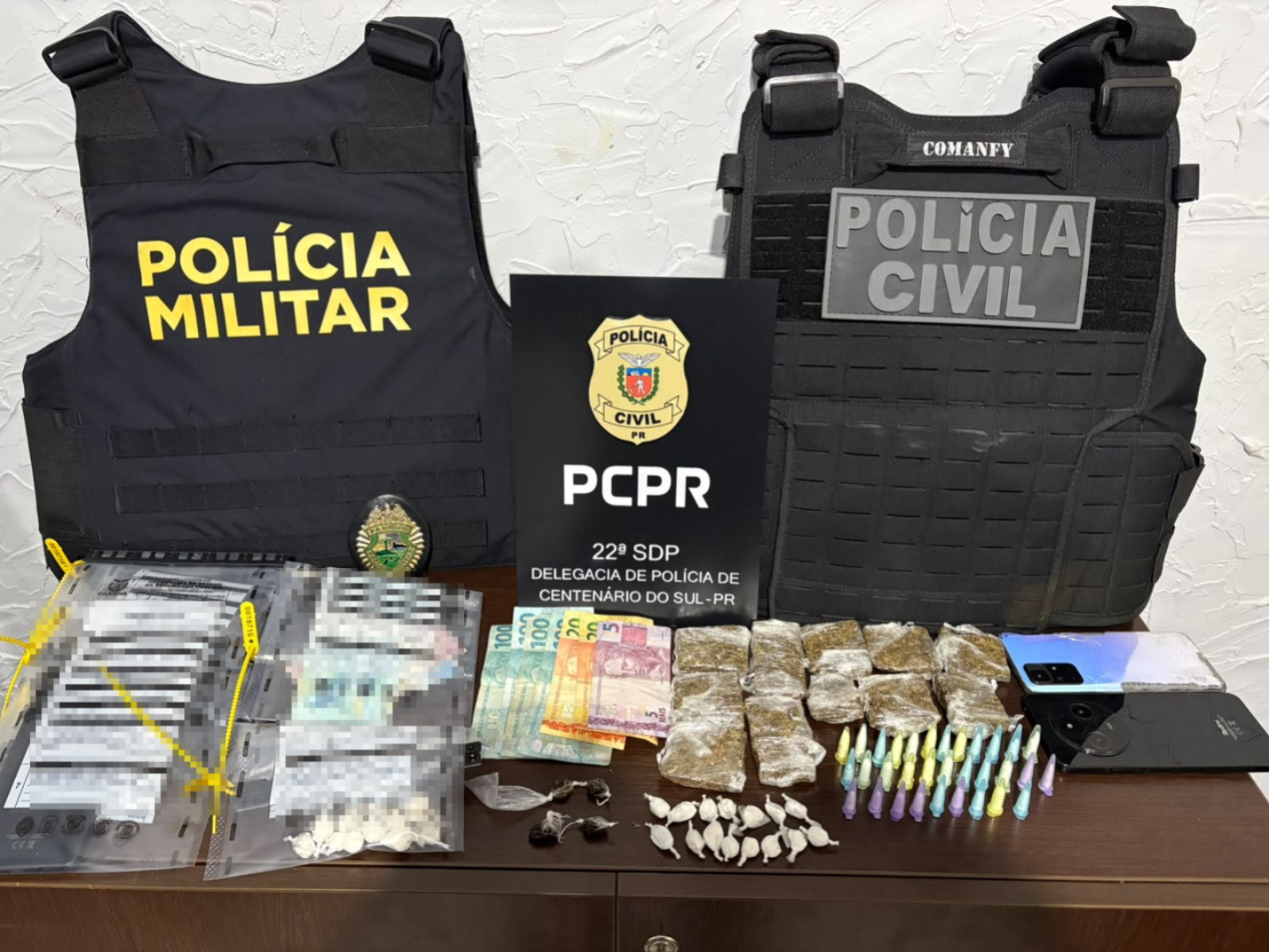PCPR e PMPR prendem quatro pessoas em operação contra o tráfico de drogas em Centenário do Sul e Cafeara