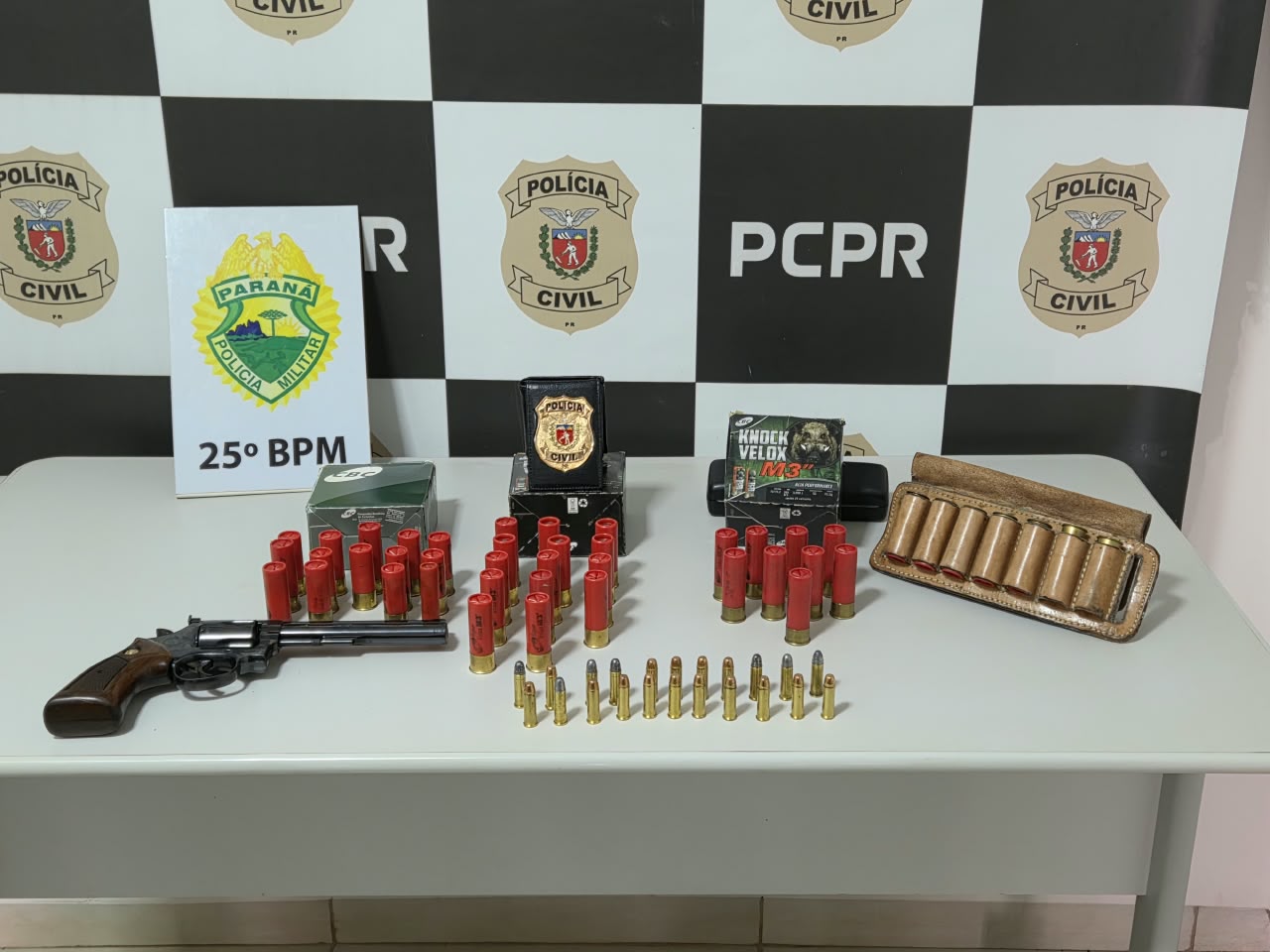 PCPR e PMPR prendem mulher em flagrante e apreendem arma e munições em Alto Piquiri