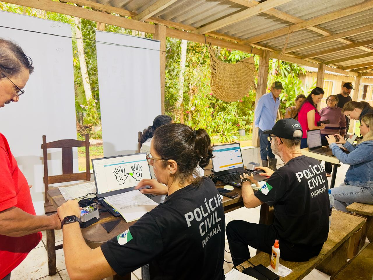 PCPR na Comunidade oferece serviços de polícia judiciária em Rebouças e Castro