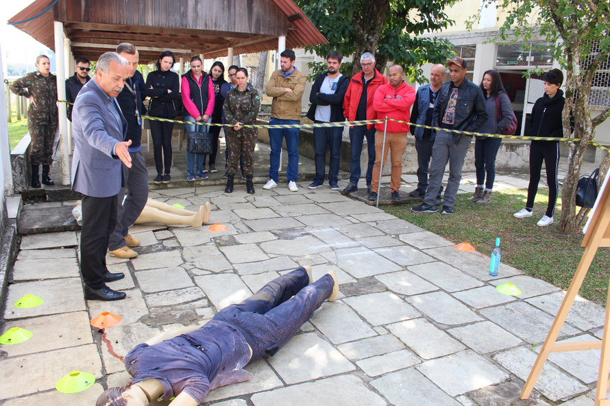 PCPR orienta profissionais da imprensa para trabalho em área de conflito armado.