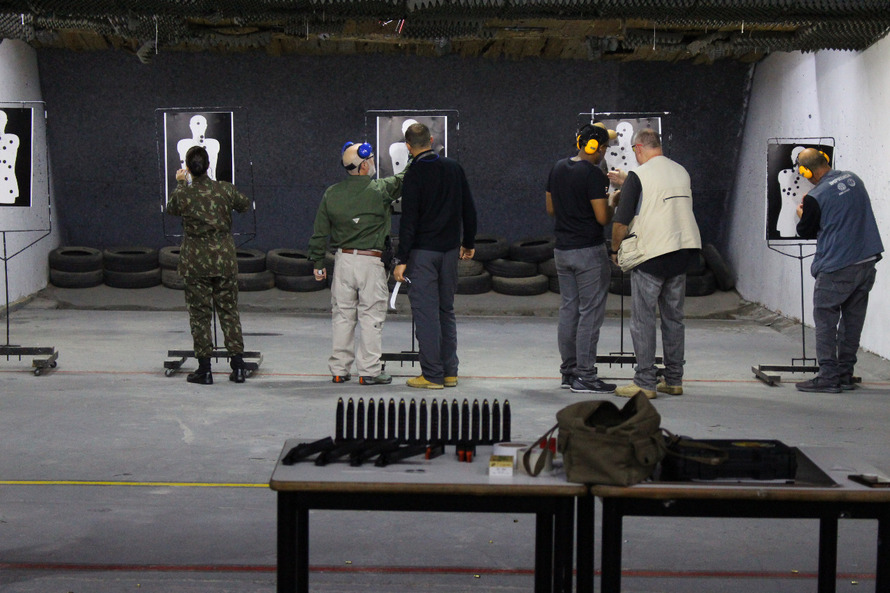 PCPR orienta profissionais da imprensa para trabalho em área de conflito armado.