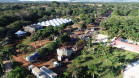 Imagem de drone apresenta estandes de feira no interior do Estado