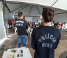 Policiais civis em evento "PCPR nos Bairros" em Ponta Grossa