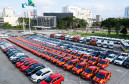 Veículos entregues pelo Governo, no estacionamento do Palácio Iguaçu.