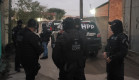 Policiais civis cumprindo mandado 