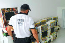 policial civil organiza maquinas caça-níqueis apreendidas