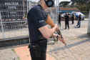 Momento da retirada dos presos