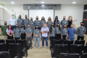 Participantes reunidos para fotografia