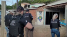 policiais civis em operação