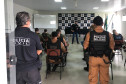 Policiais reunidos para operação