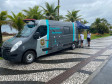 PCPR atende veranistas com van na orla de Matinhos  