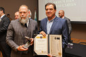 Governador comemora avanços na segurança pública em entrega de homenagens da Polícia Civil