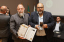 Governador comemora avanços na segurança pública em entrega de homenagens da Polícia Civil