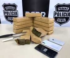 Entorpecenttes e celulares apreendidos