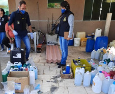 Equipe da Vigilância Sanitária no local