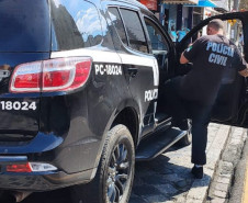 policial e viatura