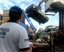 PCPR retira veículos de pátio na RMC 