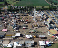 Imagem aérea de parque de exposições