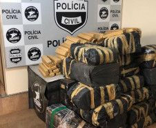 Diversos pacotes de droga apreendida