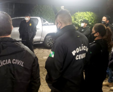 Policiais civis reunidos 
