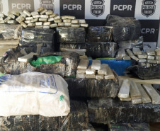 Diversos pacotes de droga apreendida