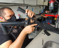 PCPR lança oficina móvel para manutenção de armas e treinamento