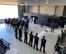 Servidores aparecem em foto durante curso de formação