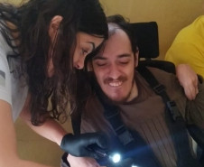 PCPR visita jovem e realiza sonho de conhecer agentes de segurança pública