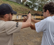 Participantes do curso em treinamento