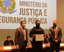 Policiais civis participam de formação em Goiás