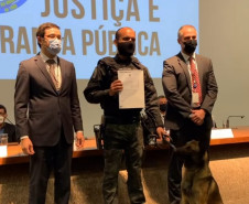 Poiciais aparecem em cerimônia do MJSP