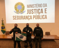 Policiais aparecem em formação do MJSP