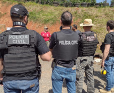 Policiais em treinamento