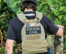 Policial civil em operação
