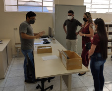 Grupo de candidatos a cargos da PCPR visitam instituição