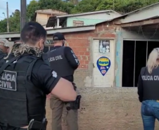 policiais civis em operação