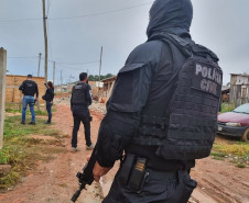 Policiais civis em operação nas ruas