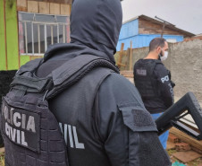 Policiais civis em operação nas ruas