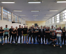 PCPR oferece aos policiais encontro e aula prática com lutadores no Dia do Desafio