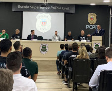 PCPR oferece aos policiais encontro e aula prática com lutadores no Dia do Desafio